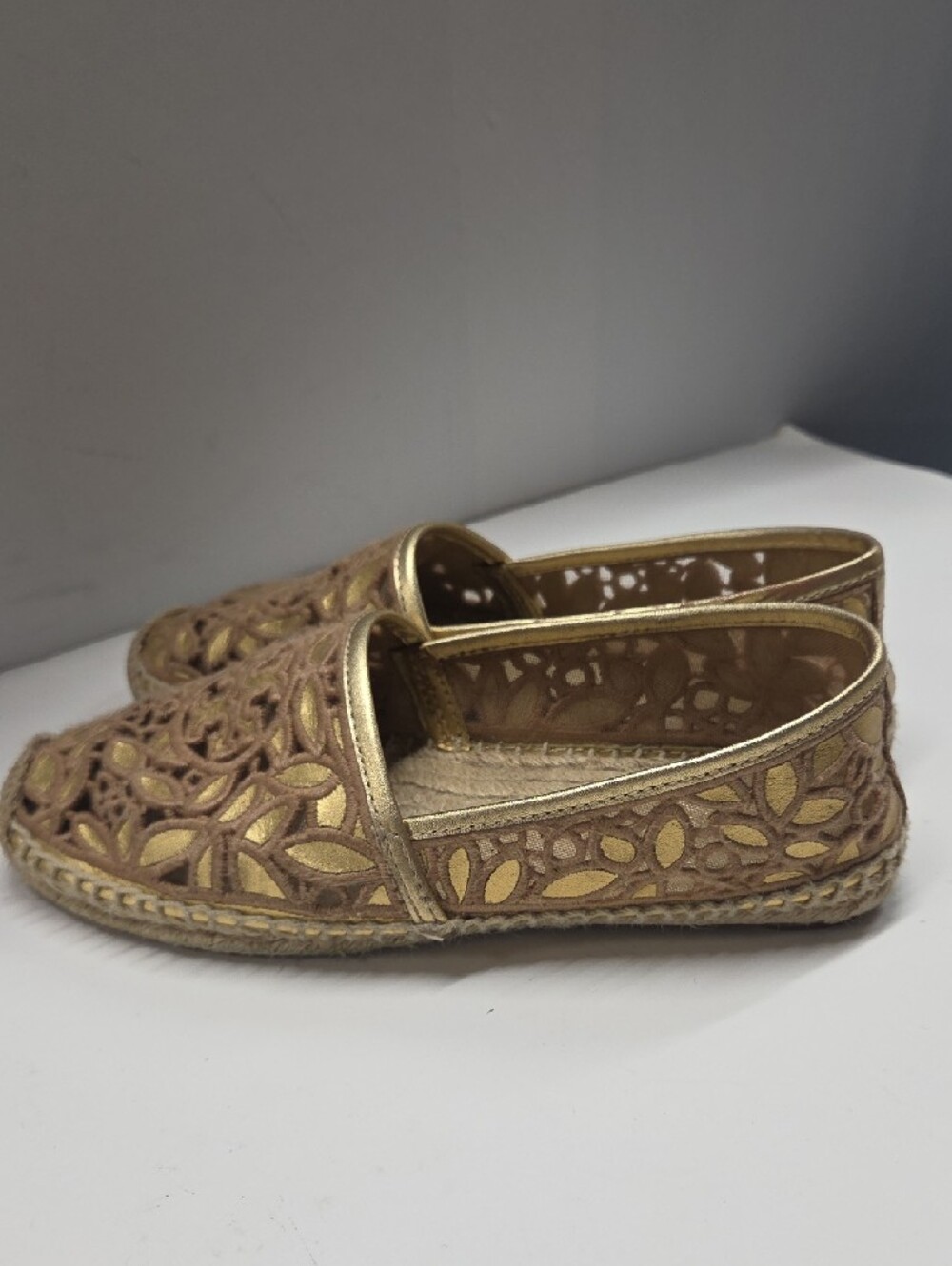 Tory Burch Tan and Gold Laser-Cut Espadrille Flats Sizec6.5 - Picture 5 of 8